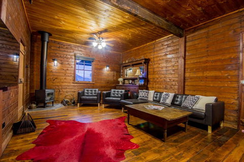 Blaxland's Cottage - Sunshine Coast Tourism 2