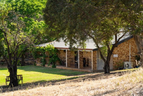 Blickinstal Barossa Valley Retreat - Sunshine Coast Tourism 3