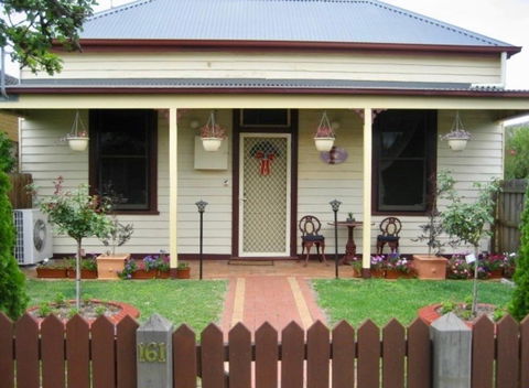Bloomsbury Cottage - Sunshine Coast Tourism 1