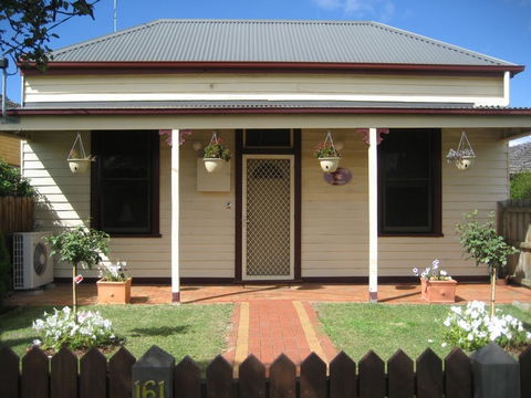 Bloomsbury Cottage - Sunshine Coast Tourism 0