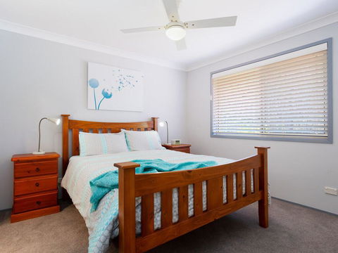 Blue Bay, 83a Rocky Point Road - Foxtel & Air Conditioning Downstairs - Holiday Sunshine Coast 3