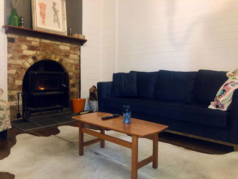 Blue Duck Cottage, Village Comfort, Fireplace - Sunshine Coast Tourism 1