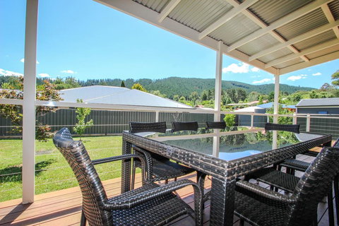 Blue Hills Rise - Sunshine Coast Tourism 2