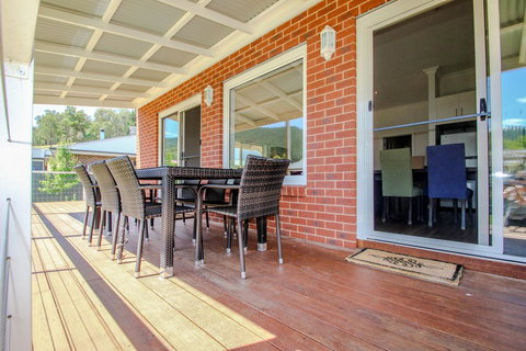 Blue Hills Rise - Sunshine Coast Tourism 1