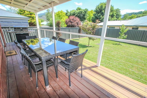 Blue Hills Rise - Sunshine Coast Tourism 3