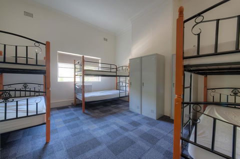 Blue Mountains Backpacker Hostel - Sunshine Coast Tourism 1