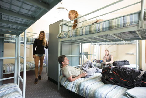 Blue Mountains YHA - Holiday Sunshine Coast 2