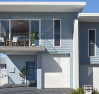 Blue Pelican - pacific views walk to beach - Holiday Sunshine Coast