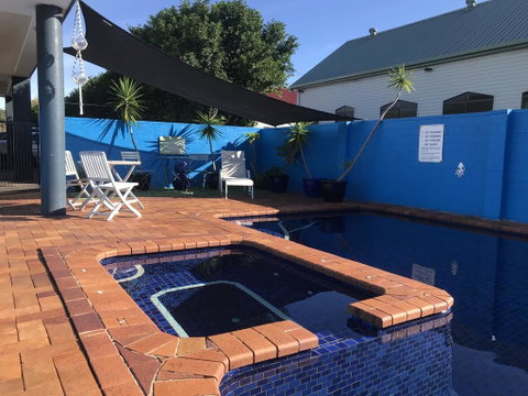 Blue Pelican Motel - Sunshine Coast Tourism 2