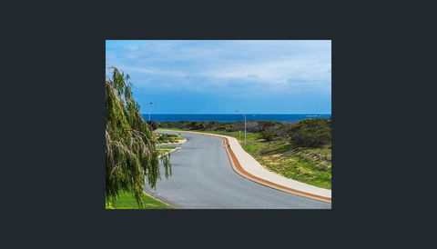 Blue Sky Escapes Beach House Ledge Point - Sunshine Coast Tourism 1