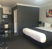 Blue Violet Motor Inn - Sunshine Coast Tourism