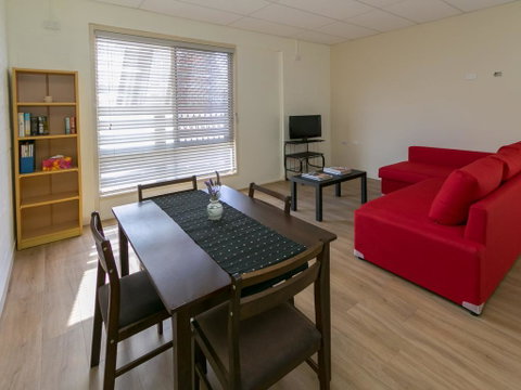 Blue Water Retreat - Downstairs - Sunshine Coast Tourism 3
