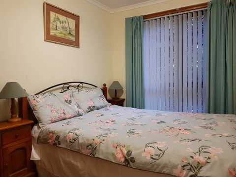 Blueberry B&B - Sunshine Coast Tourism 1