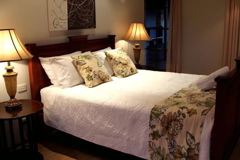 Blueberry Hill Vineyard Villa - Sunshine Coast Tourism 2