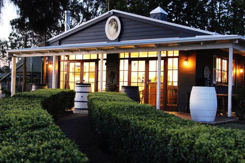 Blueberry Hill Vineyard Villa - Sunshine Coast Tourism 1