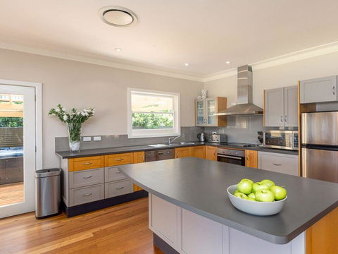Bluewater - Riverfront Location With Water Views - Sunshine Coast Tourism 1