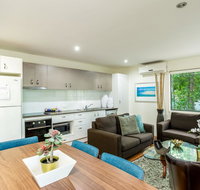 Bluewater 1 - Rainbow Shores Amazing Location Easy Walk To Beach Pool Aircon Outdoor spa