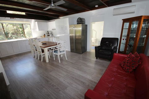 Boambee Hideaway - Sunshine Coast Tourism 3