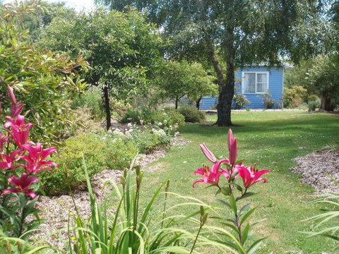 Boat Harbour Garden Cottages - Sunshine Coast Tourism 1