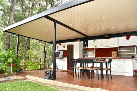 BoBRENE On Tamborine Nude Retreat - Cosy Chalet - Holiday Sunshine Coast 1
