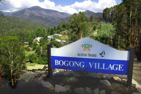Bogong Village - Sunshine Coast Tourism 0