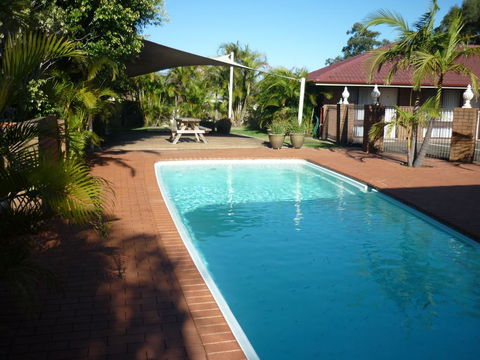 Bomaderry Motor Inn - Sunshine Coast Tourism 0