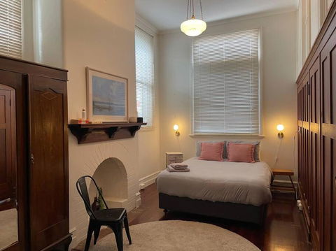 The Merredin Treasury, Art Deco Heritage 2 Bedroom Suite In Merredin CBD - Holiday Sunshine Coast 0