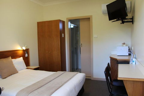 The Pioneer Way Motel - Sunshine Coast Tourism 2