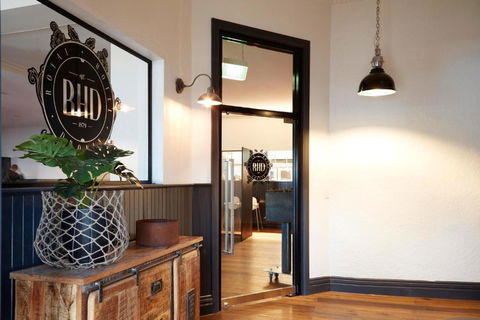 The Royal Hotel, Drouin - Holiday Sunshine Coast 0
