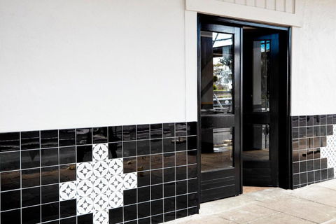 The Royal Hotel, Drouin - Holiday Sunshine Coast 3