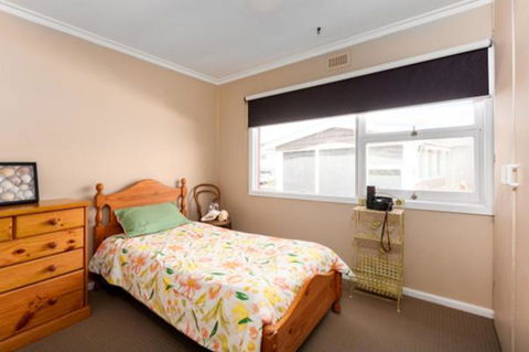 Three Little Ducks - Close And Cosy - Sunshine Coast Tourism 1