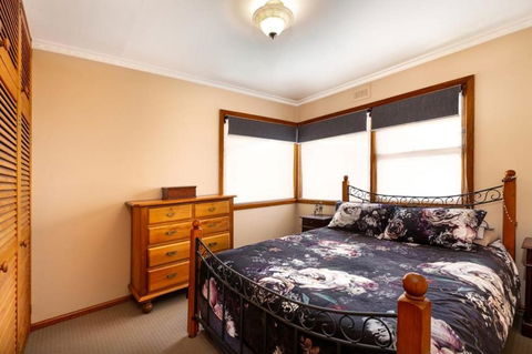 Three Little Ducks - Close And Cosy - Sunshine Coast Tourism 3