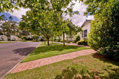 Warragul Gardens Holiday Park - Sunshine Coast Tourism 1