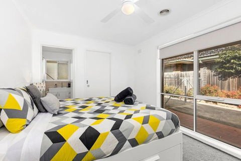 WATERFRONT - BAY VIEWS - Edgewater Springs - Holiday Sunshine Coast 2
