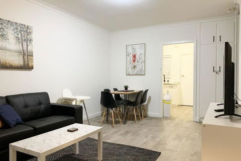Wifi, 2 Air-cons, Campbelltown Courtyard West - Holiday Sunshine Coast 3