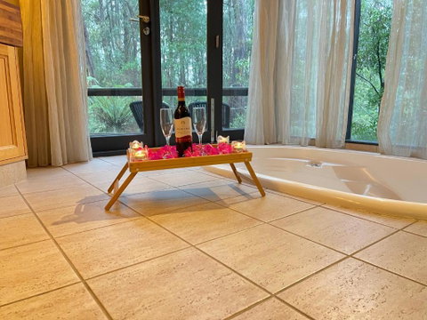 Woodlands Rainforest Retreat - Holiday Sunshine Coast 3
