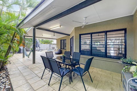 Ah Mat Bungalow - Tropical Darwin Stay With Pool - Holiday Sunshine Coast 3