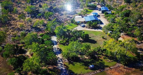 Almost Off Grid Tranquillity - Holiday Sunshine Coast 0