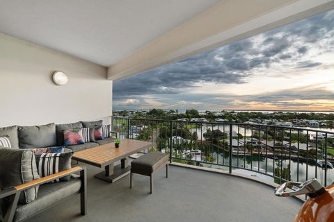 Anchor Point Penthouse 3BR With Marina Views - Pool - BBQs - Holiday Sunshine Coast 3