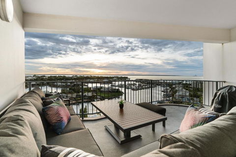 Anchor Point Penthouse 3BR With Marina Views - Pool - BBQs - Holiday Sunshine Coast 4