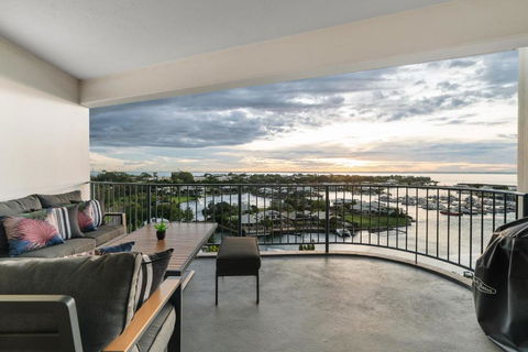 Anchor Point Penthouse 3BR With Marina Views - Pool - BBQs - Holiday Sunshine Coast 2