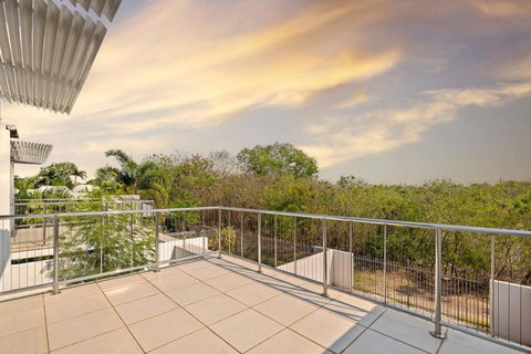 Beautifully Appointed In Bayview - Sunshine Coast Tourism 0