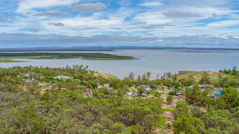 BIG4 Lake Maraboon Holiday Village - Sunshine Coast Tourism 0