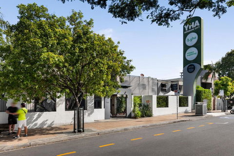YHA Brisbane City - Sunshine Coast Tourism 1