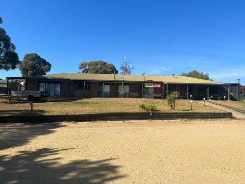 House In The Bush - Sunshine Coast Tourism 0