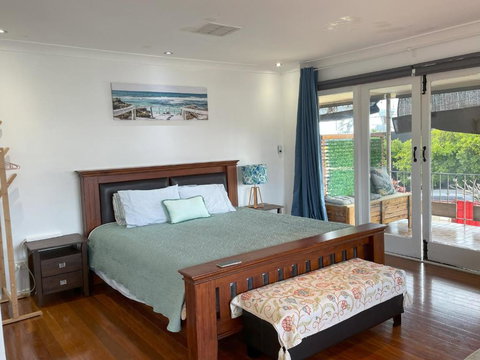 Zen Escape Guest House- Romantic Escape, Cozy Delight, Oasis Suite - Holiday Sunshine Coast 0