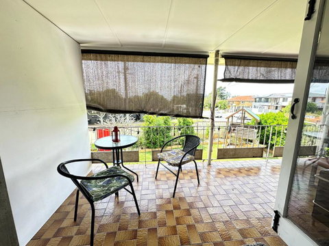 Zen Escape Guest House- Romantic Escape, Cozy Delight, Oasis Suite - Holiday Sunshine Coast 3