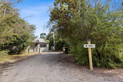 Tarra - Waterfront Retreat - Holiday Sunshine Coast 0