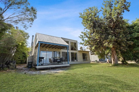 Tarra - Waterfront Retreat - Holiday Sunshine Coast 2