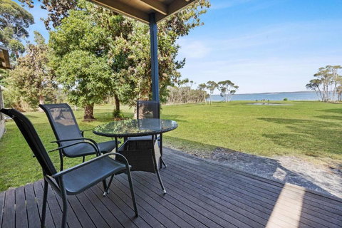 Tarra - Waterfront Retreat - Holiday Sunshine Coast 3